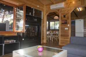 TV connectée, table de tennis de table