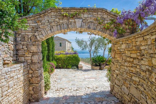 Paleopetres Marnie - Private Pool - Sea Views - Beaches - North East Coast -