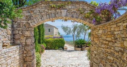 Paleopetres Marnie - Private Pool - Sea Views - Beaches - North East Coast -