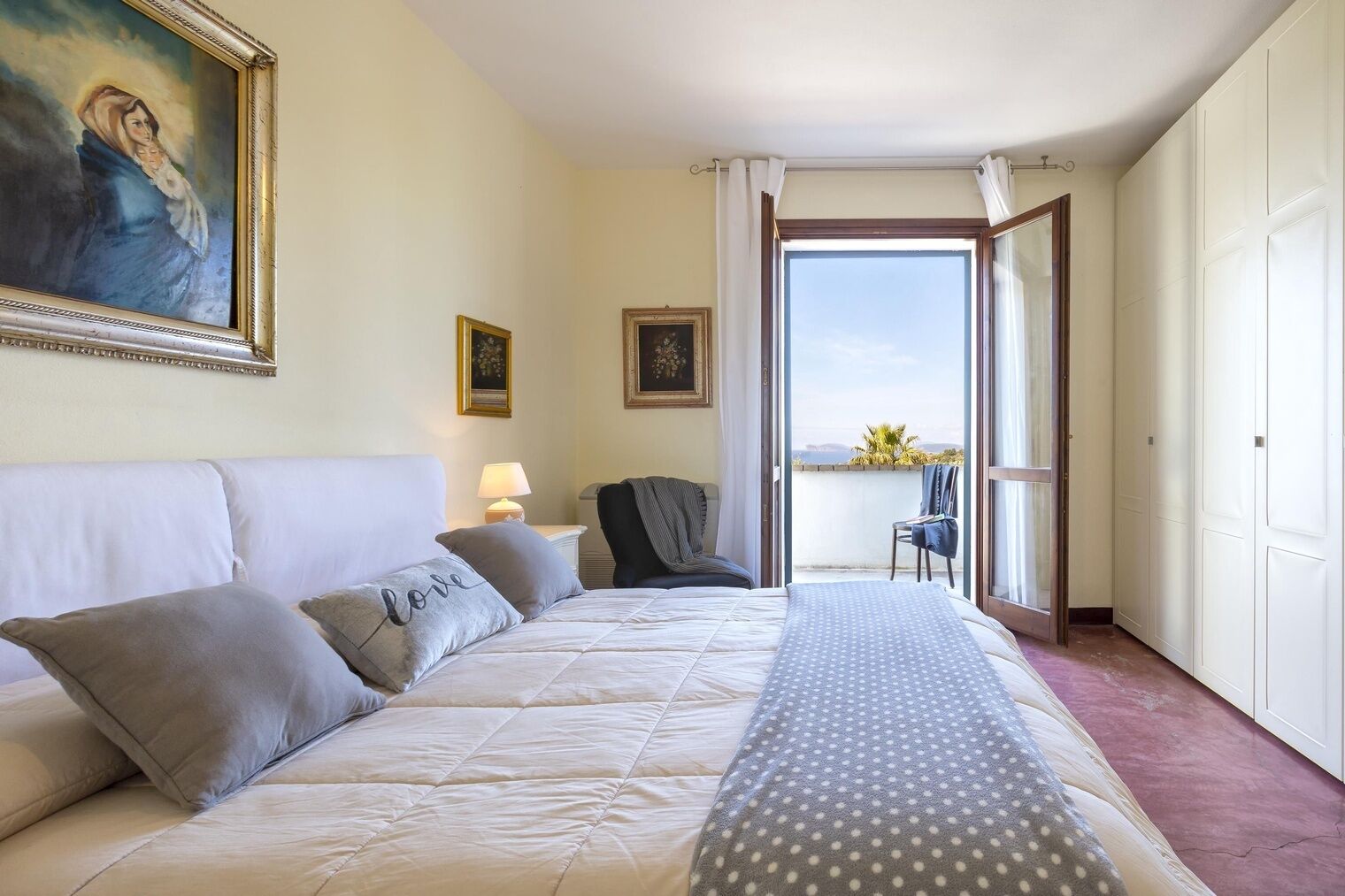 4 chambres, fer et planche à repasser, Wi-Fi, draps fournis