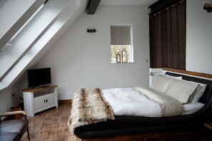 3 soverom, strykejern/-brett, reiseseng for barn og wi-fi (inkludert)