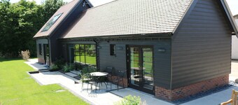 High quality barn conversion near Cambridge to enjoy countryside & city