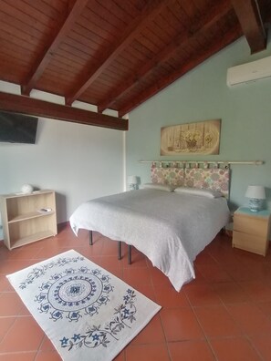 2 slaapkamers, een kluis op de kamer, een strijkplank/strijkijzer