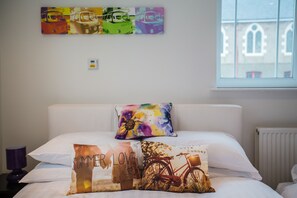 1 bedroom, iron/ironing board, free WiFi, bed sheets - The perfect Woolacombe Beach studio for couples and small families. (Woolacombe)