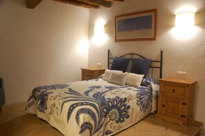 3 quartos, ferros/tábuas de passar roupa, Wi-Fi, roupa de cama