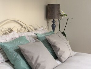 1 chambre, fer et planche à repasser, Wi-Fi gratuit, draps fournis