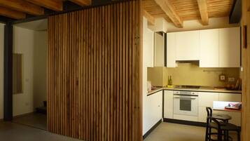 Frigorifero, forno, piano cottura, lavastoviglie