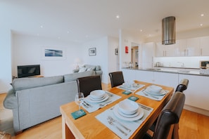 Dining - Beautifully Presented, Luxury Ground Floor Apartment With Sea Views and parking (Saint Ives)
