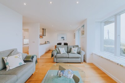 Beautifully Presented, Luxury Ground Floor Apartment With Sea Views and parking
