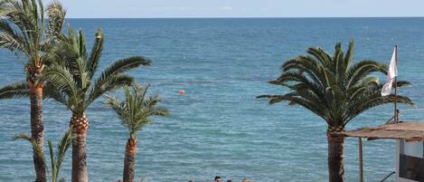 Uitzicht op strand/zee