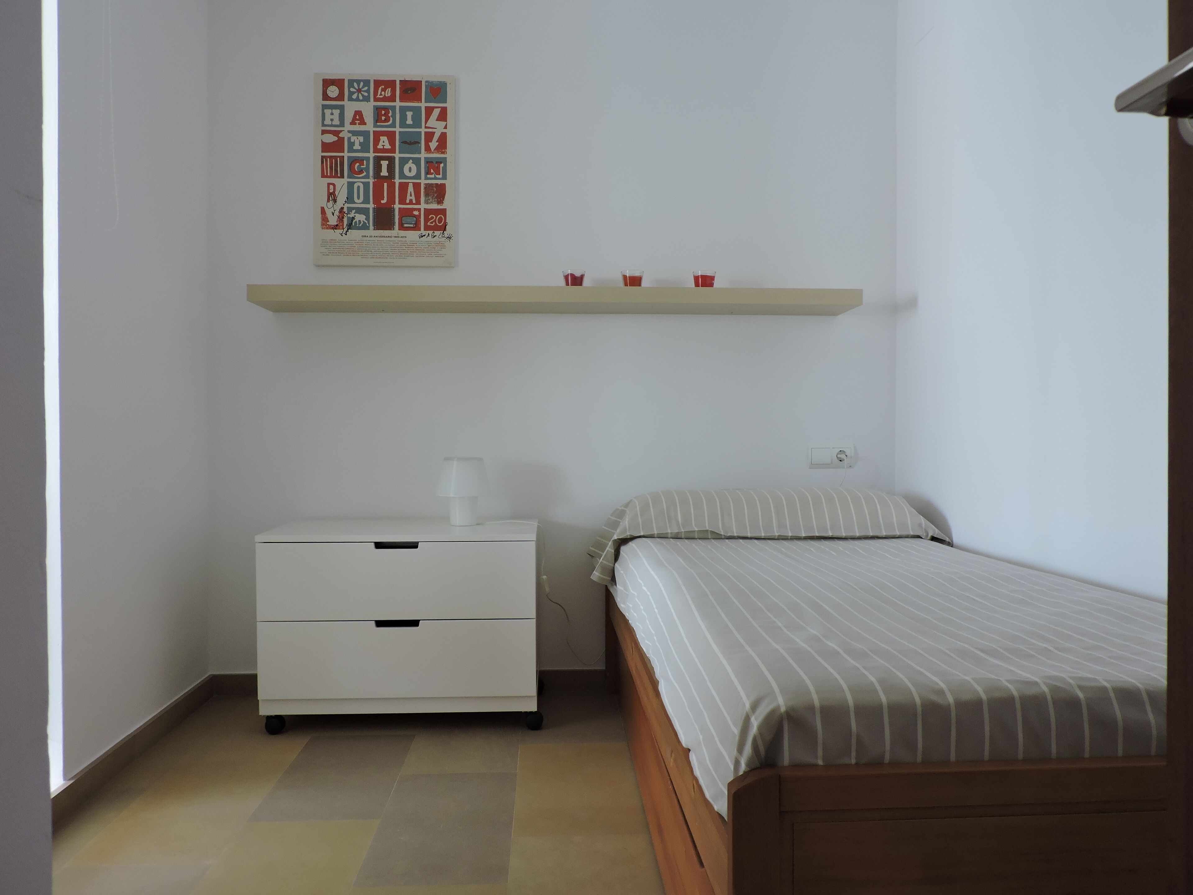 2 dormitorios, tabla de planchar con plancha, wifi gratis y ropa de cama
