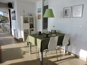 Dining - Sunny apartment in 1st line with views and private access to the beach (Altea)