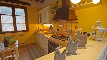 Réfrigérateur, micro-ondes, four, lave-vaisselle