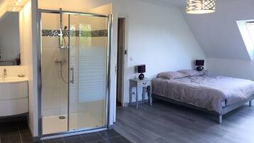 3 chambres, fer et planche Ă repasser, lit parapluie, Wi-Fi gratuit