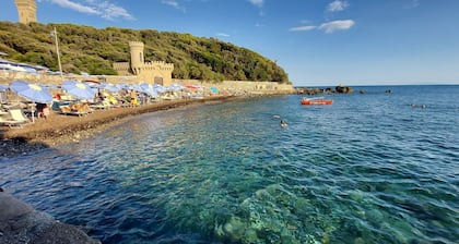 Vue fantastique, jardin privé, climatisation, WIFI gratuit.