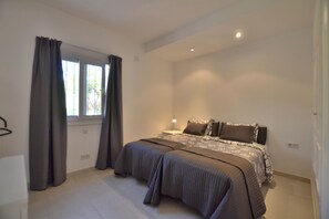 2 chambres, fer et planche à repasser, lit parapluie, Wi-Fi gratuit