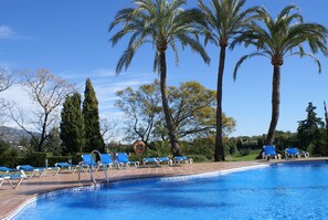 Piscine extérieure, piscine chauffée