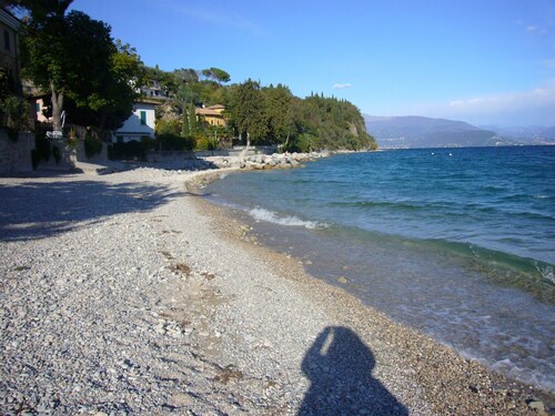 Montecolo Resort Drei-Zimmer-Wohnung mit herrlichem Seeblick, Schwimmbad
