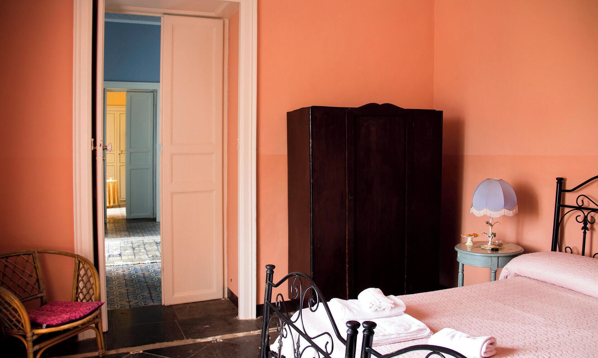 3 Schlafzimmer, Zimmersafe, Schreibtisch, Bügeleisen/Bügelbrett