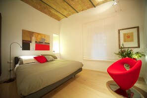 4 slaapkamers, een strijkplank/strijkijzer, reisbedje, wifi