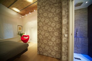 4 bedrooms, iron/ironing board, travel crib, WiFi