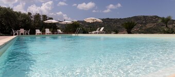 Wonderful villa with pool in a panoramic position at the gateway to Cilento.