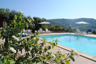 Wonderful villa with pool in a panoramic position at the gateway to Cilento.