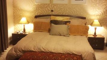 4 slaapkamers, een kluis op de kamer, een strijkplank/strijkijzer, wifi