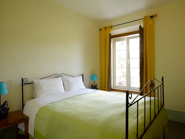 2 bedrooms, Internet, bed sheets