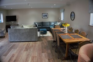 Interior - Beautiful Stone Barn in stunning rural Buckinghamshire 
Farm 
 (Aylesbury)