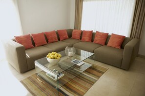 Smart TV, DVD player, table tennis, books - Seafront Villa with Heated Pool & Boat Mooring - Grocery & Chef Service optional (Milna, Brac)