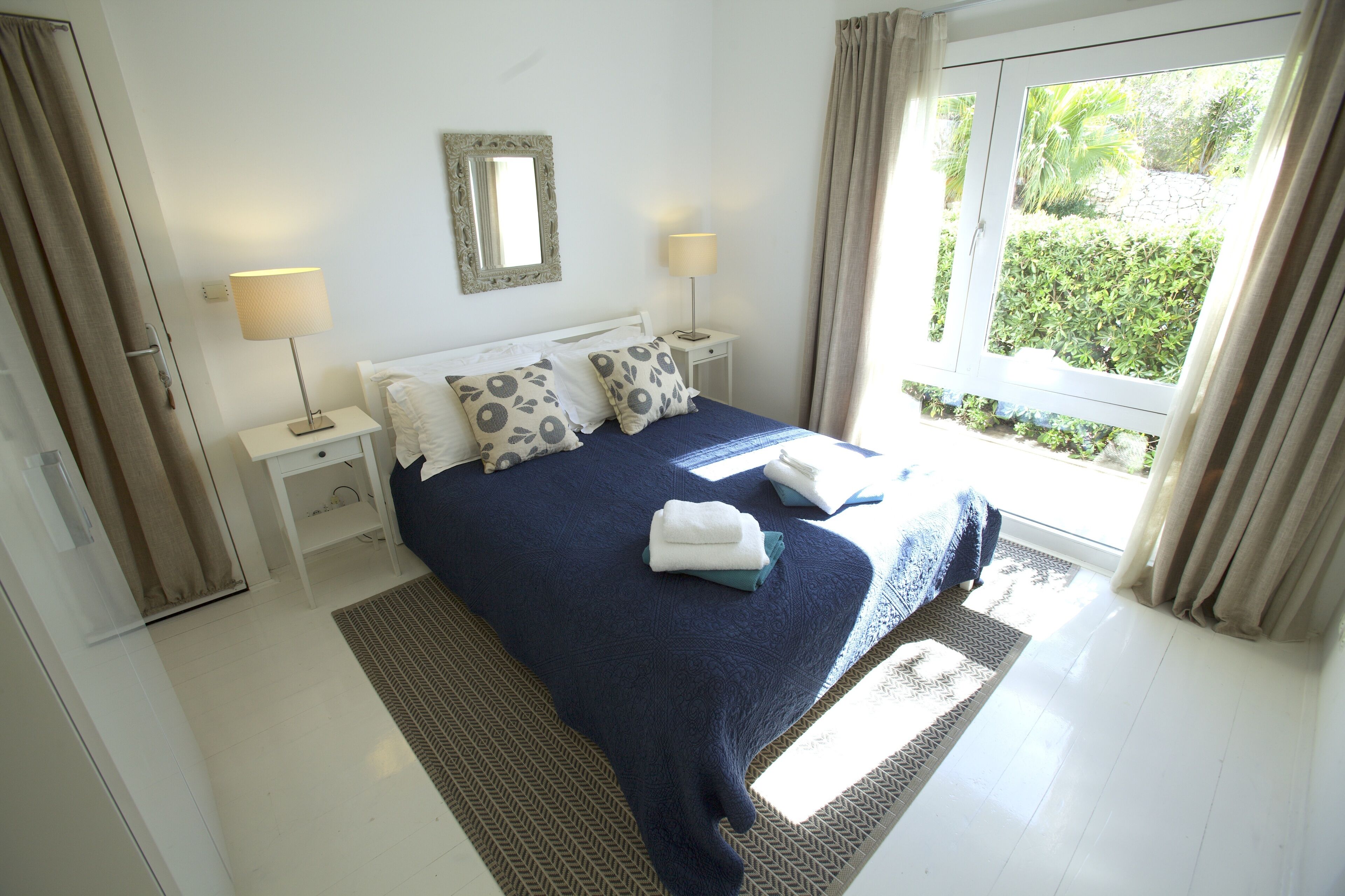 5 Schlafzimmer, Zimmersafe, Bügeleisen/Bügelbrett, Reisekinderbett