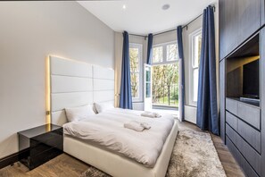 2 bedrooms, in-room safe, iron/ironing board, WiFi - The One Kensington (London)