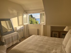 3 Schlafzimmer, Schreibtisch, Bügeleisen/Bügelbrett, kostenloses WLAN