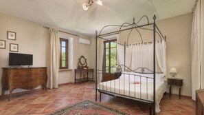 5 chambres, fer et planche à repasser, Wi-Fi gratuit, draps fournis