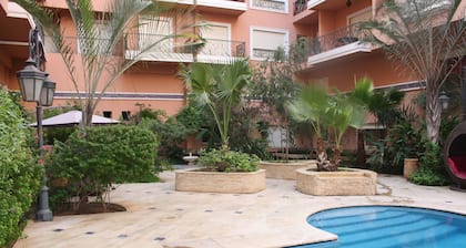 Céntrico, 2 habitaciones de 55m2, aire acondicionado, con gran piscina, luminoso!