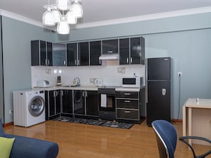Studio Deluxe | Bếp riêng | Tủ lạnh, lò vi sóng, lò nướng, bếp nấu
