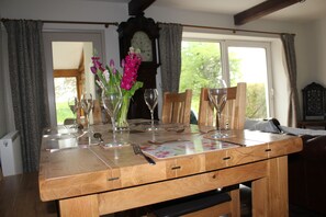 Dining - Gorgeous Lakeland cottage with delightful private garden. Free EV charging. (Stainton)