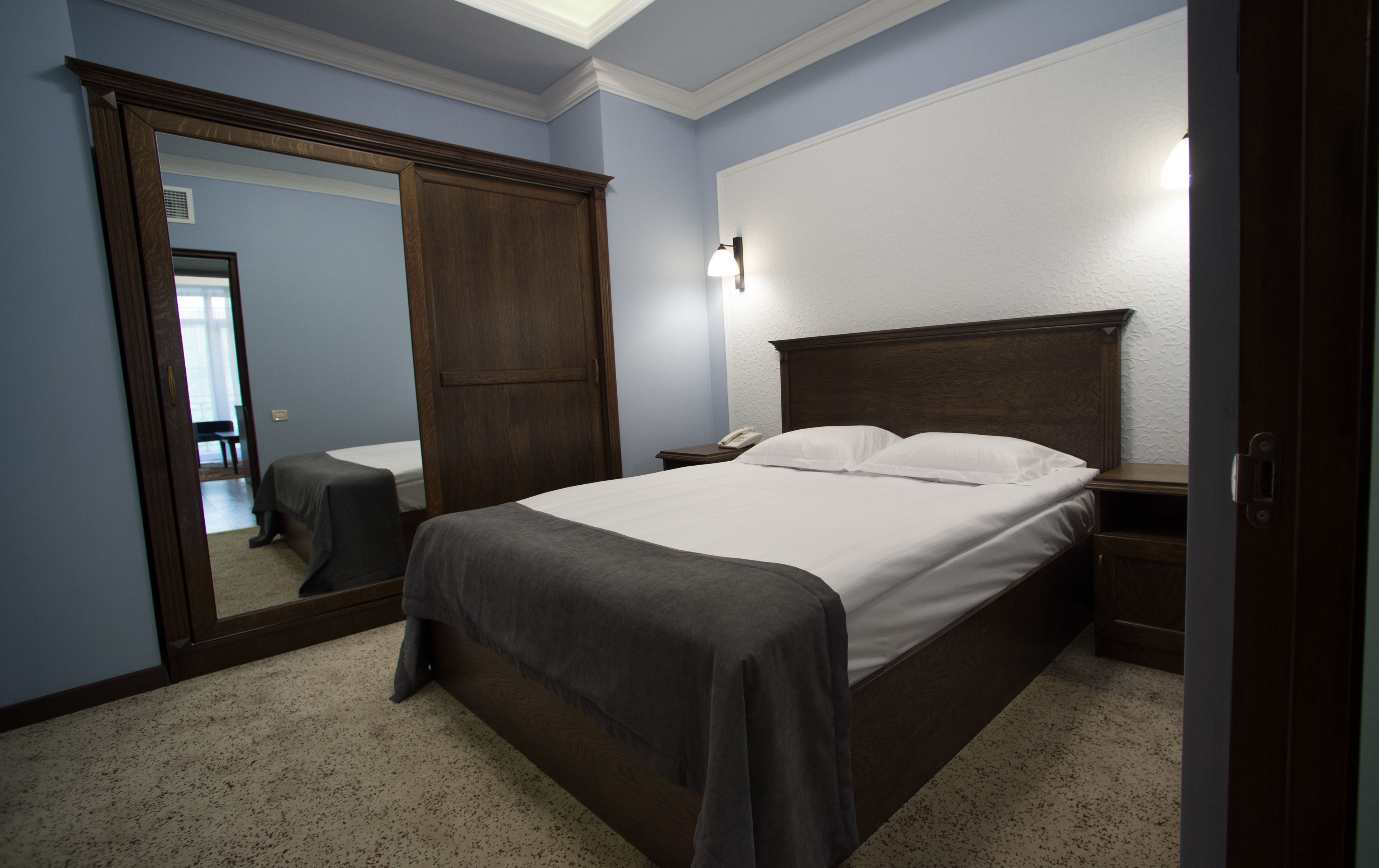 premium bedding, in-room safe, blackout curtains, soundproofing