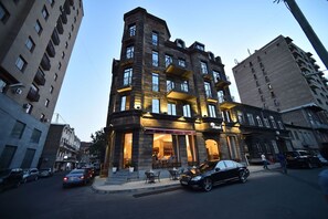 Exterior - Boulevard Hotel (Yerevan)