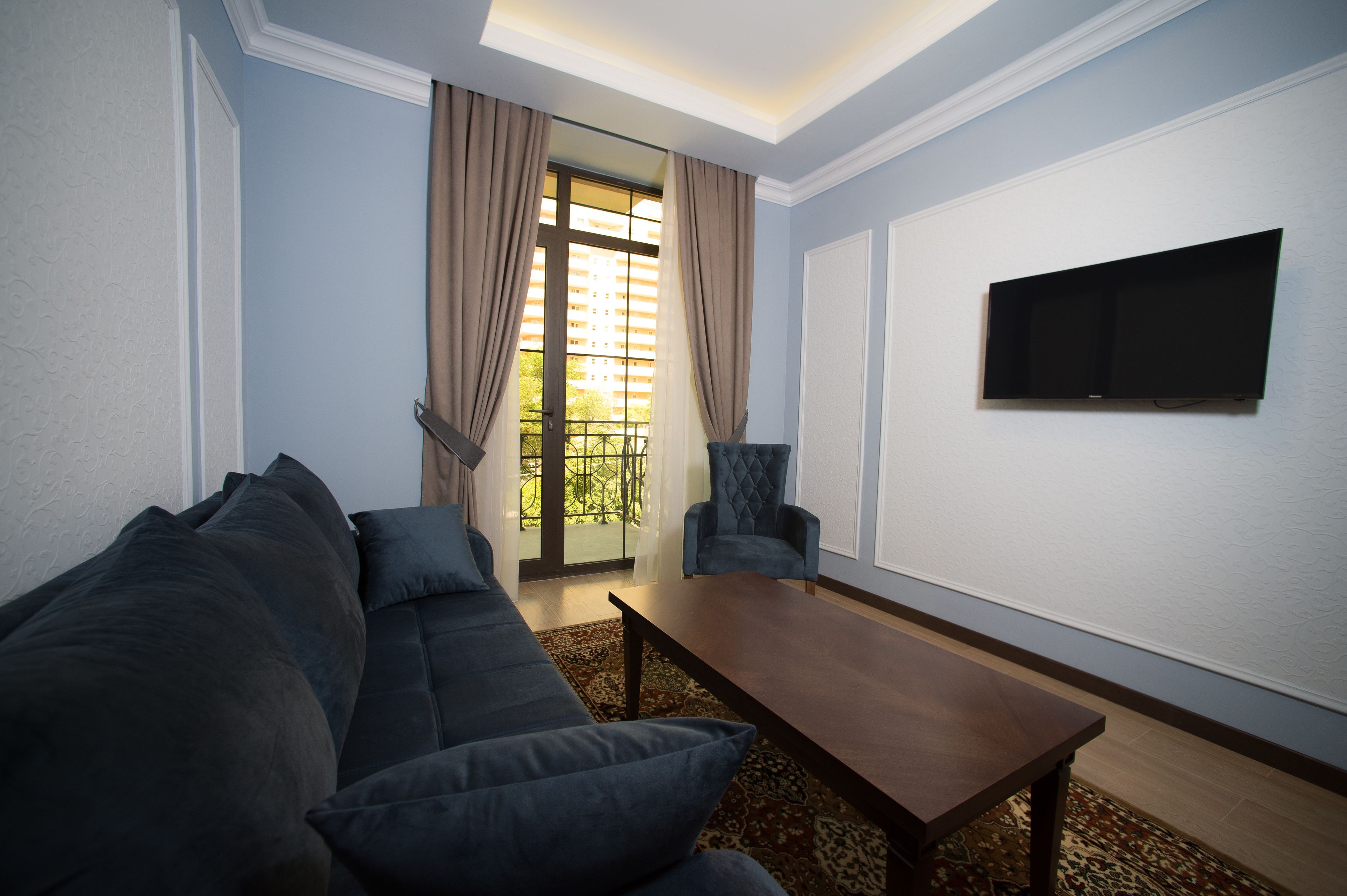 40-inch tv with cable channels