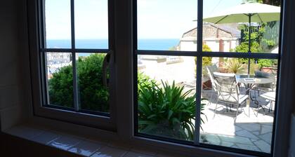 Vintage Furnished Garden Apartment, Pets Welcome! BBQ on Large Patio & Seaviews!