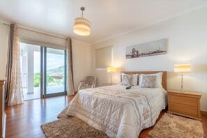 4 bedrooms, in-room safe, iron/ironing board, free WiFi