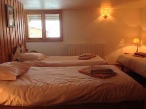 6 Schlafzimmer, Bügeleisen/Bügelbrett, WLAN