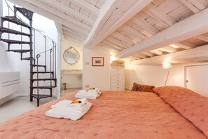 1 bedroom, internet, bed sheets