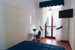 3 habitaciones, escritorio, tabla de planchar con plancha y wifi 