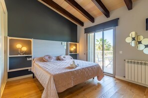 5 bedrooms, in-room safe, desk, iron/ironing board - Es Garrover Es Velar with XXL pool, playground, volleyball, billiards, gym.. (Muro)