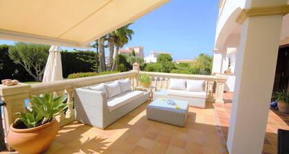 WUNDERSCHÖNE Villa mit Meer- und Berg ideal für Familien mit POOL