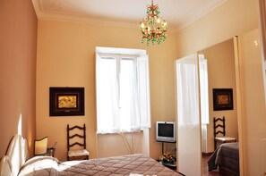 1 soverom, strykejern/-brett, wi-fi (inkludert) og sengetøy