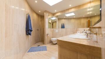 Shower, jetted tub, hair dryer, bidet